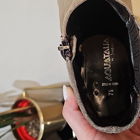 Aquatalia waterproof suede ankle boots - Picture 9 of 10